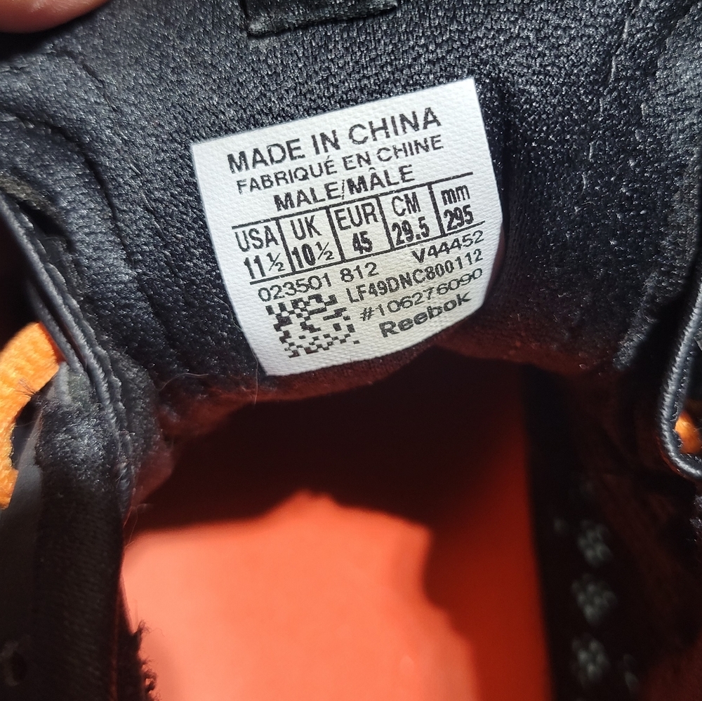 Men's Reebok Sneakers - Picture 2 of 3